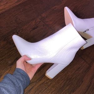 Beautiful White Heels 🌞